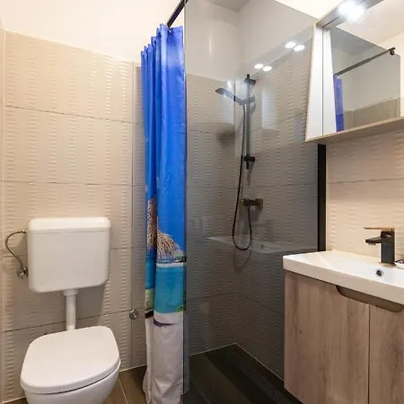 Katica With A Spacious Terrace Apartmán Baška