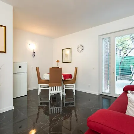 Katica With A Spacious Terrace * Baška