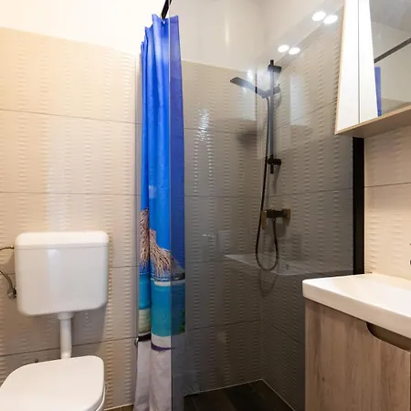 Katica With A Spacious Terrace Apartman