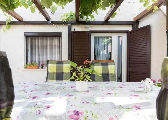 Katica With A Spacious Terrace Башка