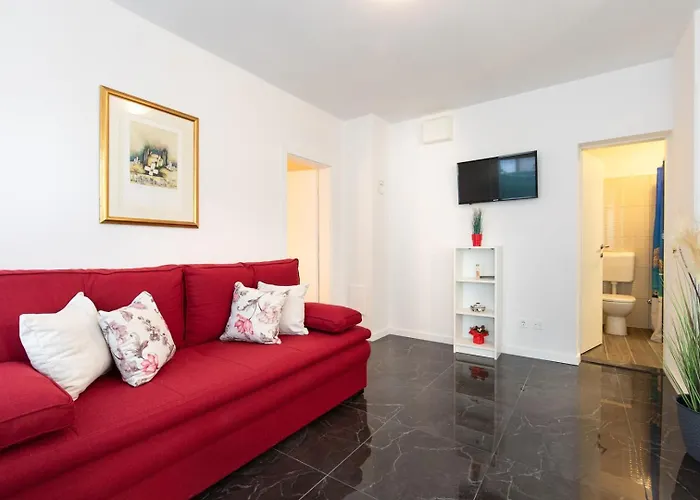 Katica With A Spacious Terrace Апартаменты *